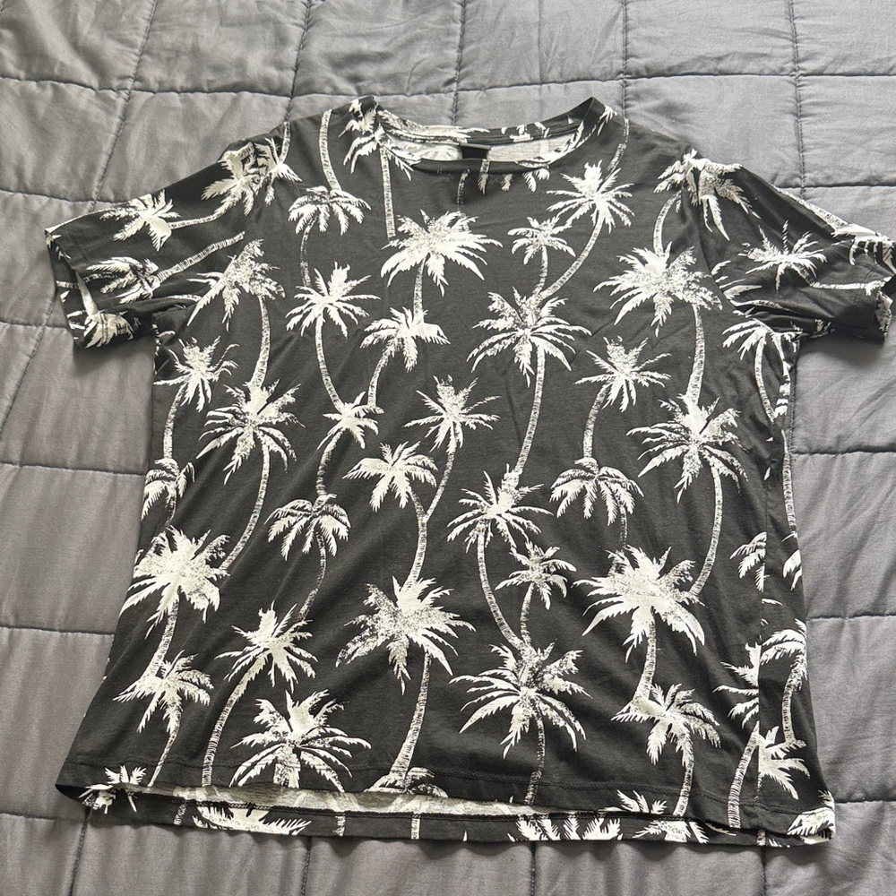 H&M Black and White Palm Tree Short Sleeve Tee - Large